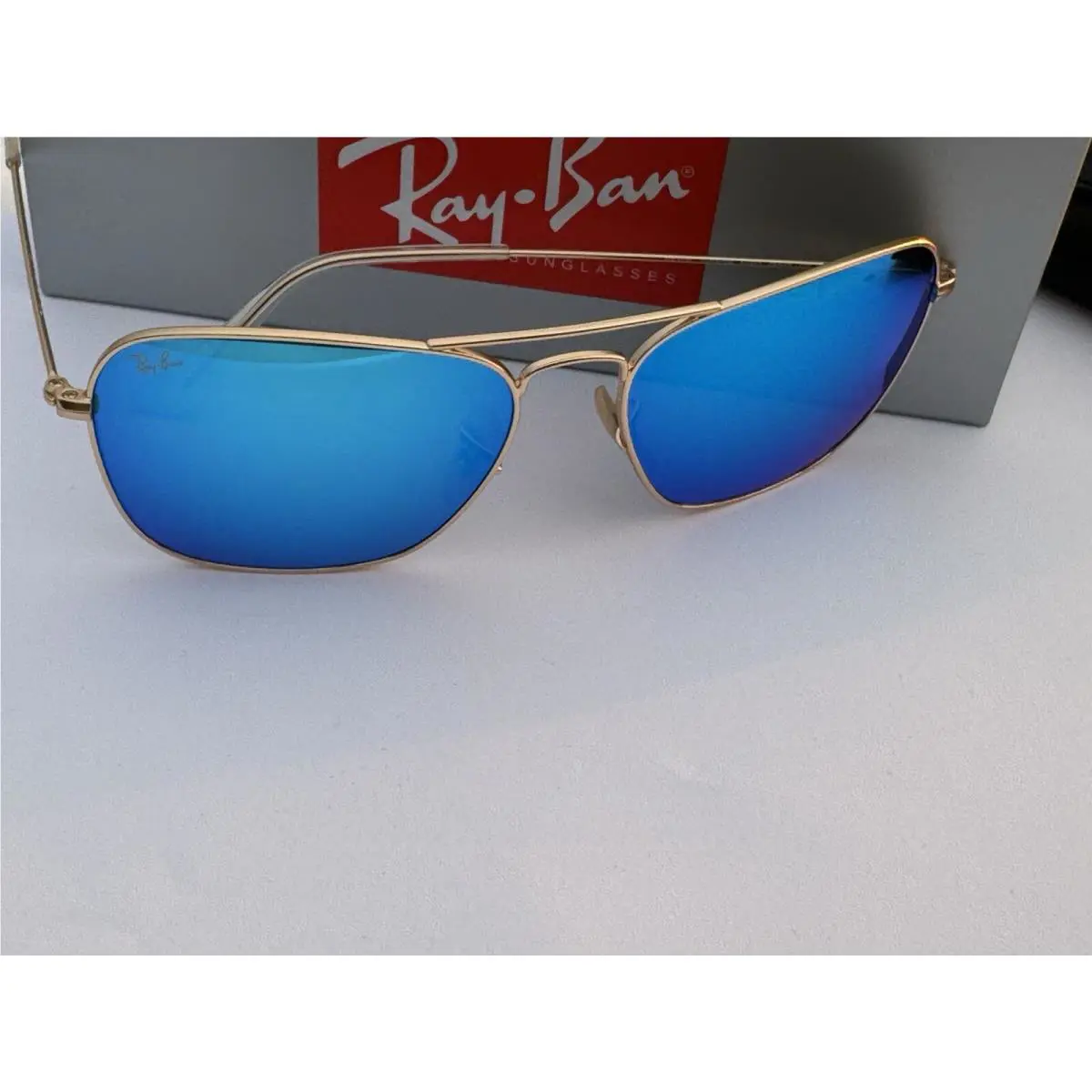 Ray-ban RB3136 112/17 Caravan Gold Frame Blue Mirror Lenses Sunglasses 58mm