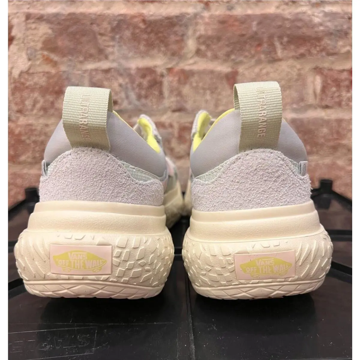 Vans shoes - VANS UltraRange - UltraRange - VN000BCEBIG - Yellow 11