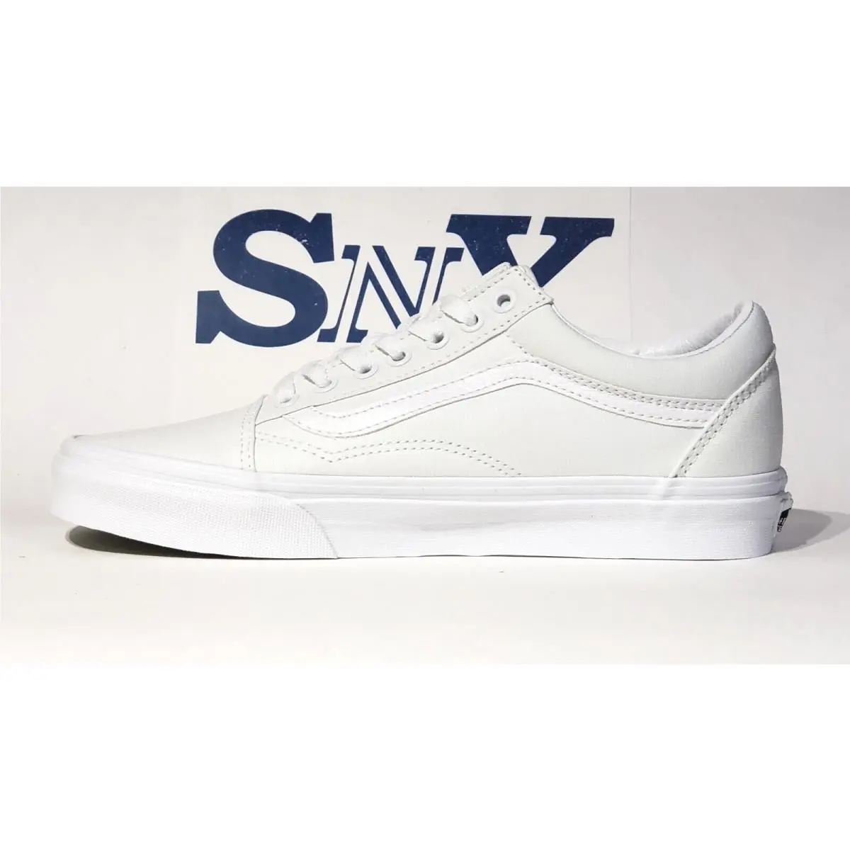 Vans Old Skool White Men`s 8.5 Women`s 10 Suede Low Sneakers Shoe
