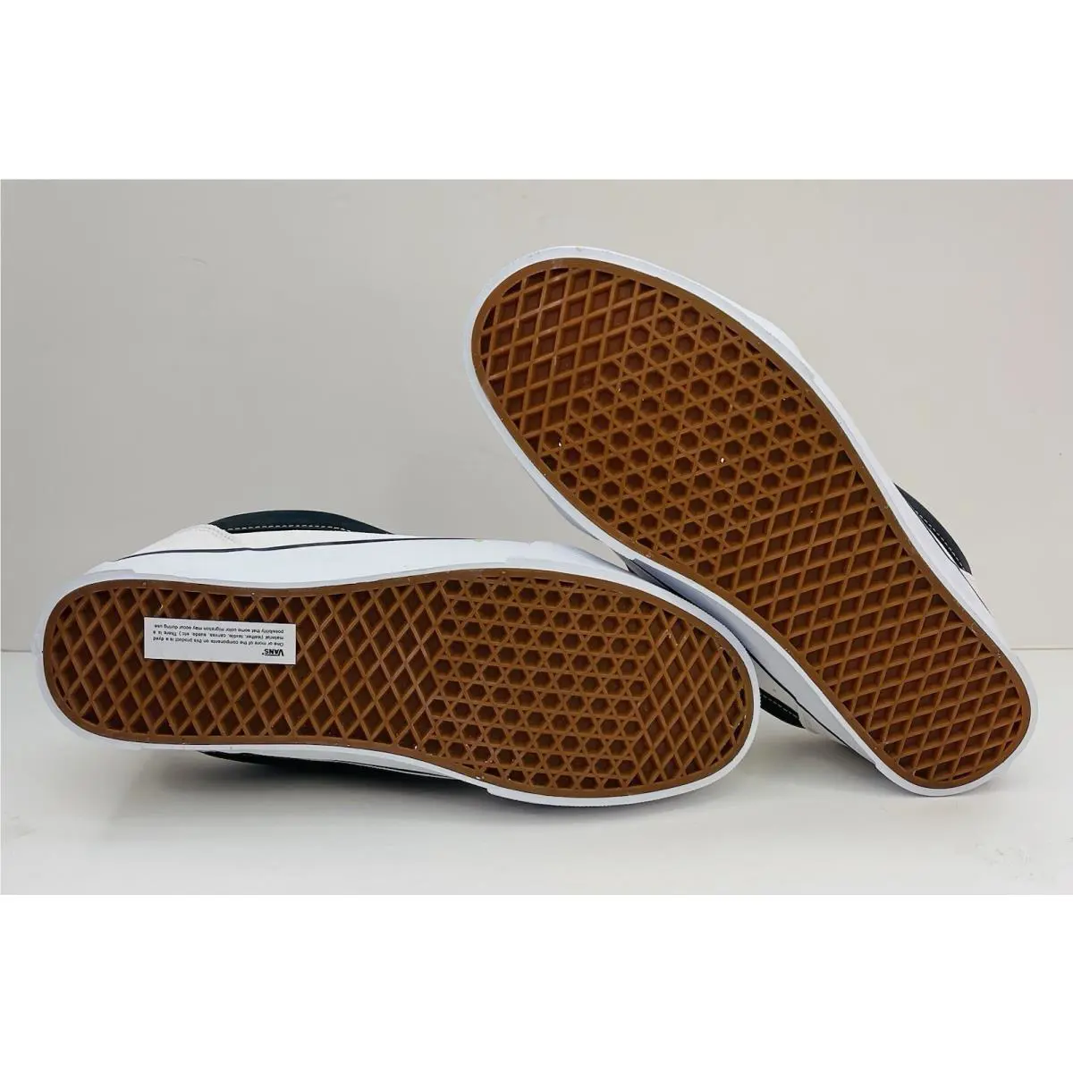 Vans shoes - VANS Knu Skool - Knu Skool - VN0009QCYB2 - White 4
