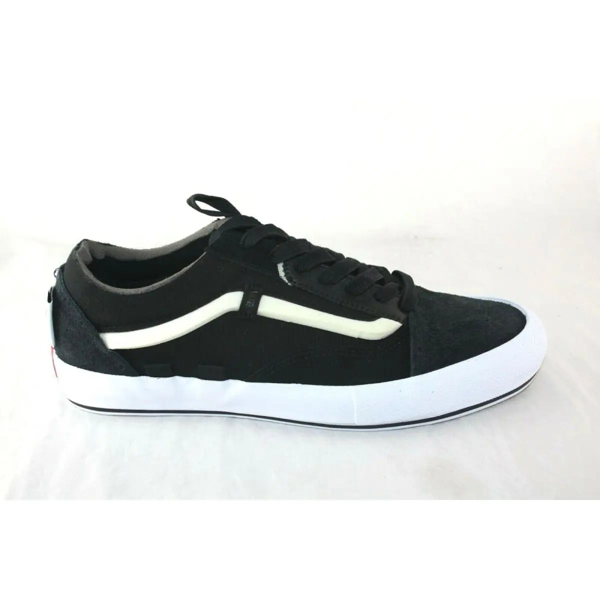 Vans shoes - Vans Old Skool Cap LX Regrind - VN0A45K1VRV - Black/true white 9