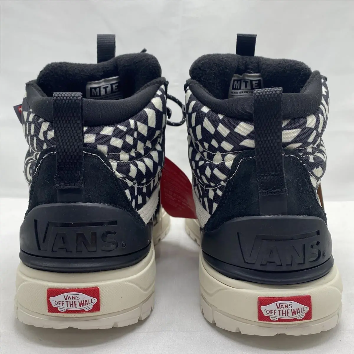 Vans shoes - VANS UltraRange EXO High MTE - VN0A5KS66KZ - Black / White (UPC: 0195438557636) 3