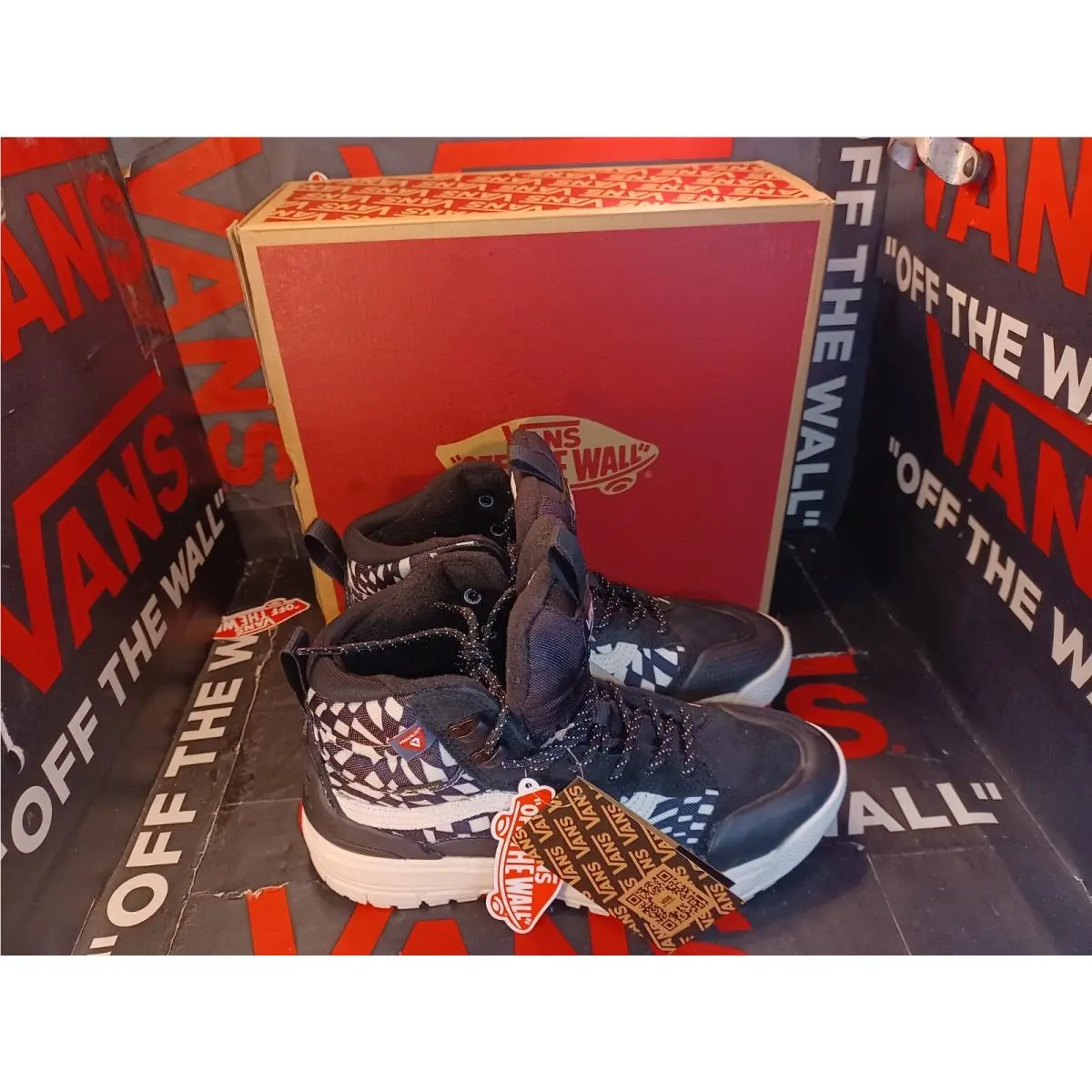 Vans shoes - Vans Ultrarange Exo Mte-2 Warped Check - VN0A5KS66KZ - Black/White 5