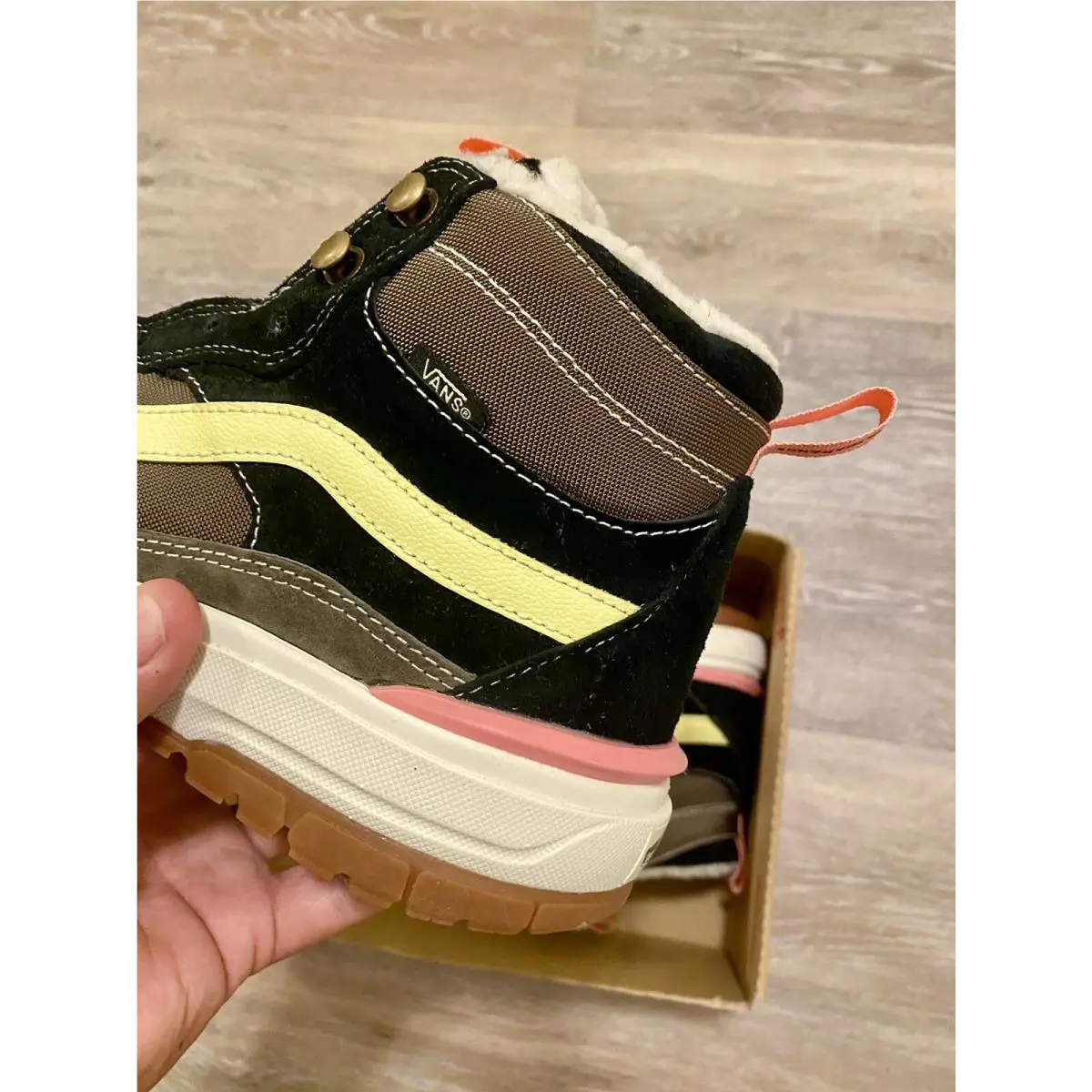 Vans shoes - VANS UltraRange - UltraRange - VN0A4UWJ2WG - Canteen-Marshmellow (UPC: 194902268191) 1