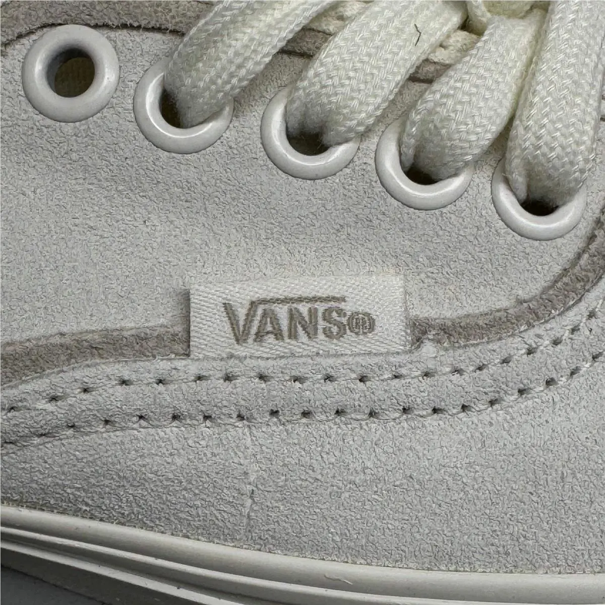 Vans shoes - VN000D6DWWW - VN000D6DWWW - White/White (UPC: 197643206453) 0