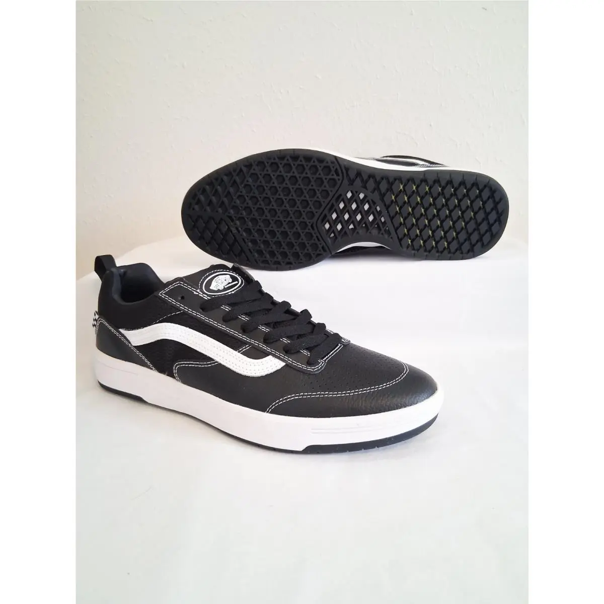 Vans shoes - Vans Zahba Leather Black/White - Zahba Leather - VN0007QQBZW - Black, Manufacturer: Black/White (UPC: 197063329435) 0