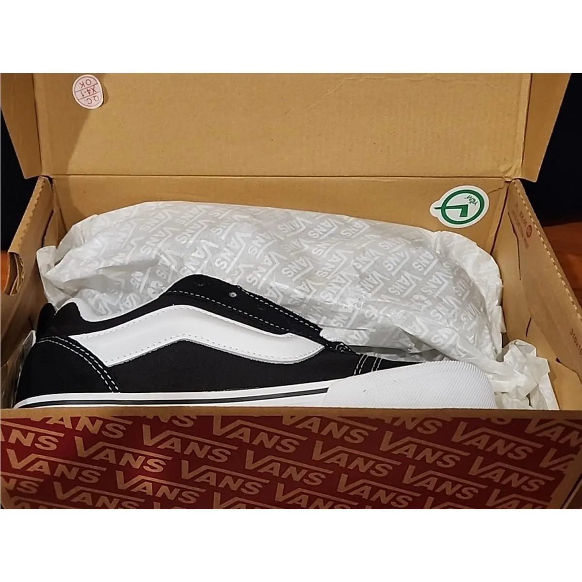 Vans shoes - VANS Knu Skool - Knu Skool - VN0009QC6BT - Black / True White 7