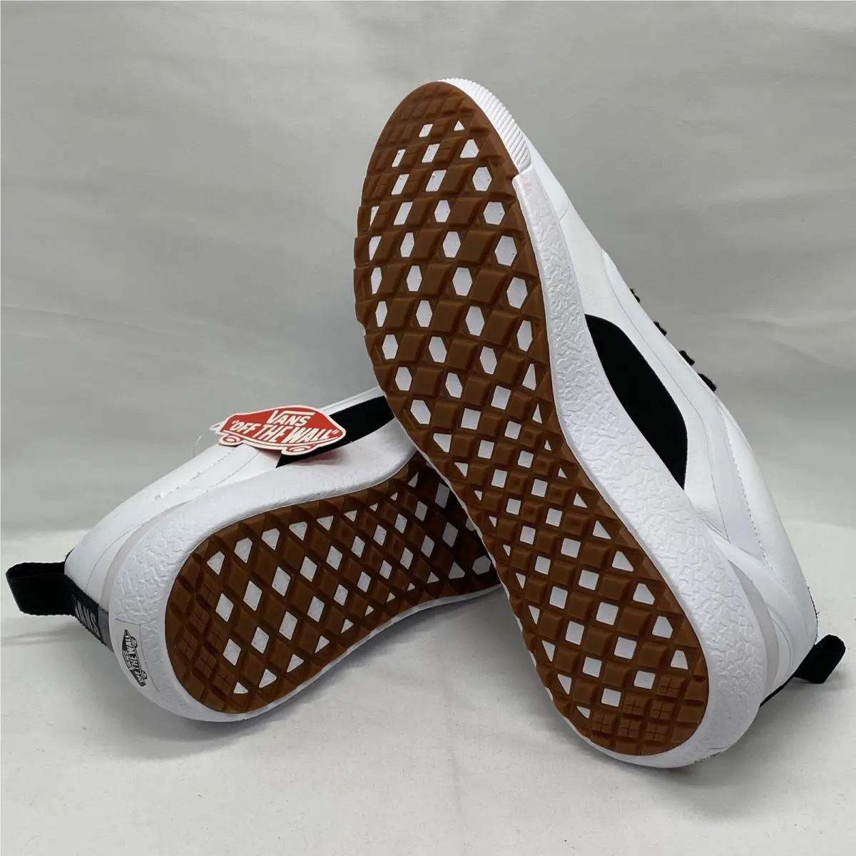 Vans shoes - VANS Ultrarange Exo - Ultrarange Exo - VN0A4U1KA21 - True White / Black (UPC: 0195440362129) 4