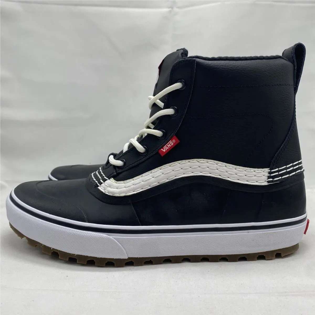 Vans shoes - VANS Standard Mid Snow Boot MTE - VN0A5JHZY28 - Black / White, Manufacturer: Black / White (UPC: 0196570222970) 1