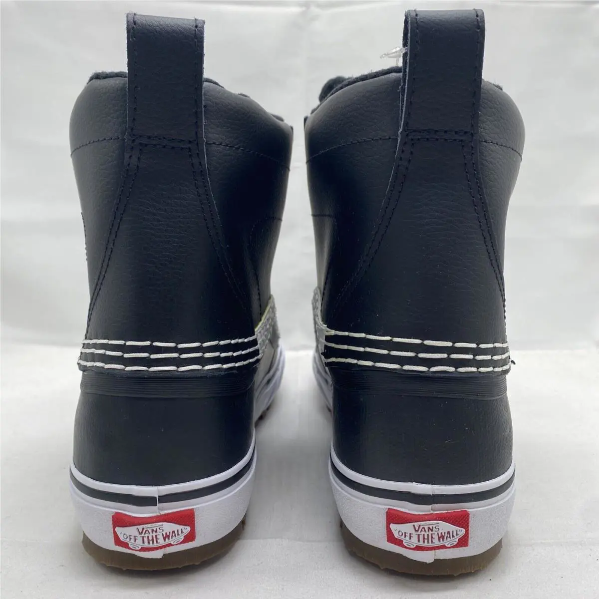 Vans shoes - VANS Standard Mid Snow Boot MTE - VN0A5JHZY28 - Black / White, Manufacturer: Black / White (UPC: 0196570222970) 3