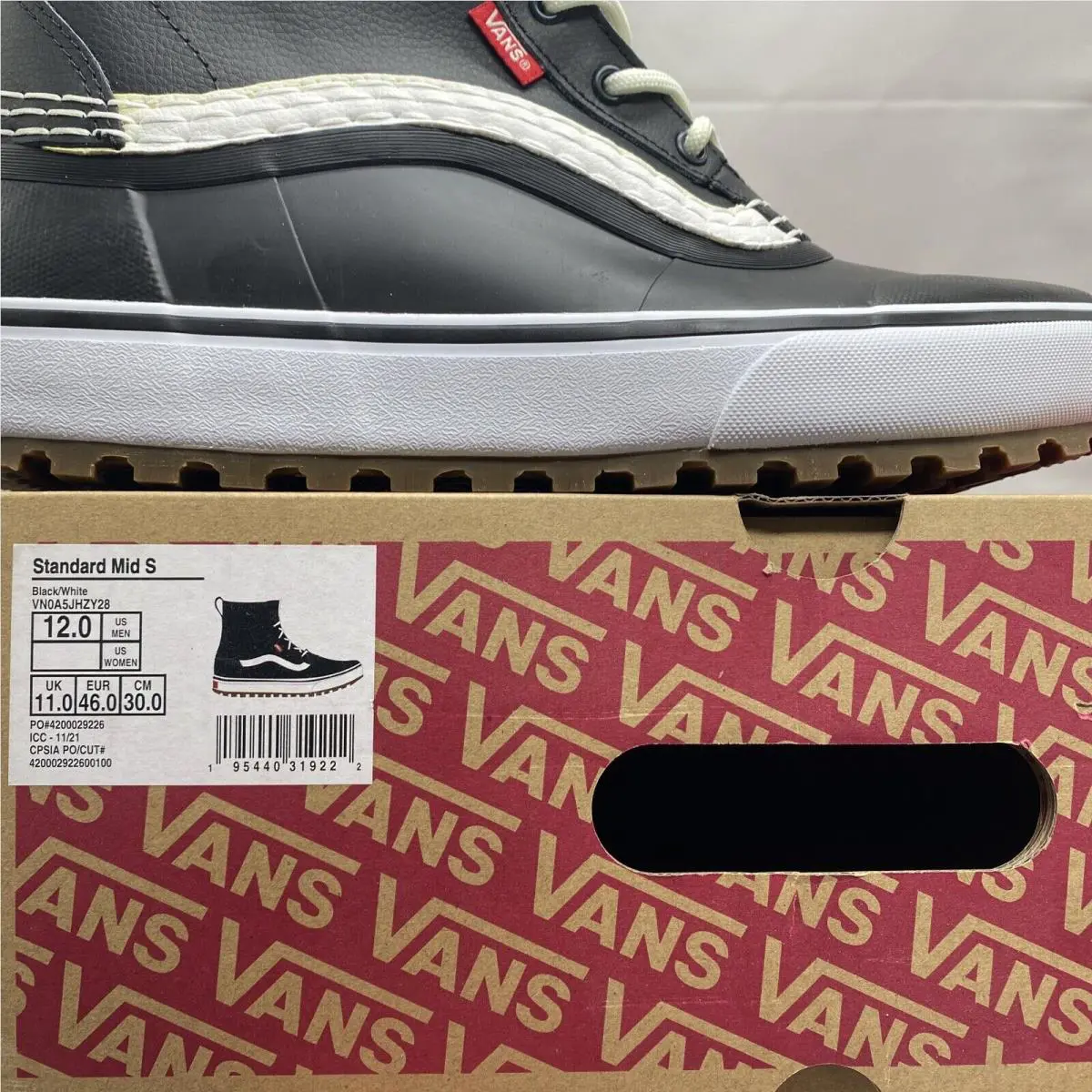 Vans shoes - VANS Standard Mid Snow Boot MTE - VN0A5JHZY28 - Black / White, Manufacturer: Black / White (UPC: 0196570222970) 8