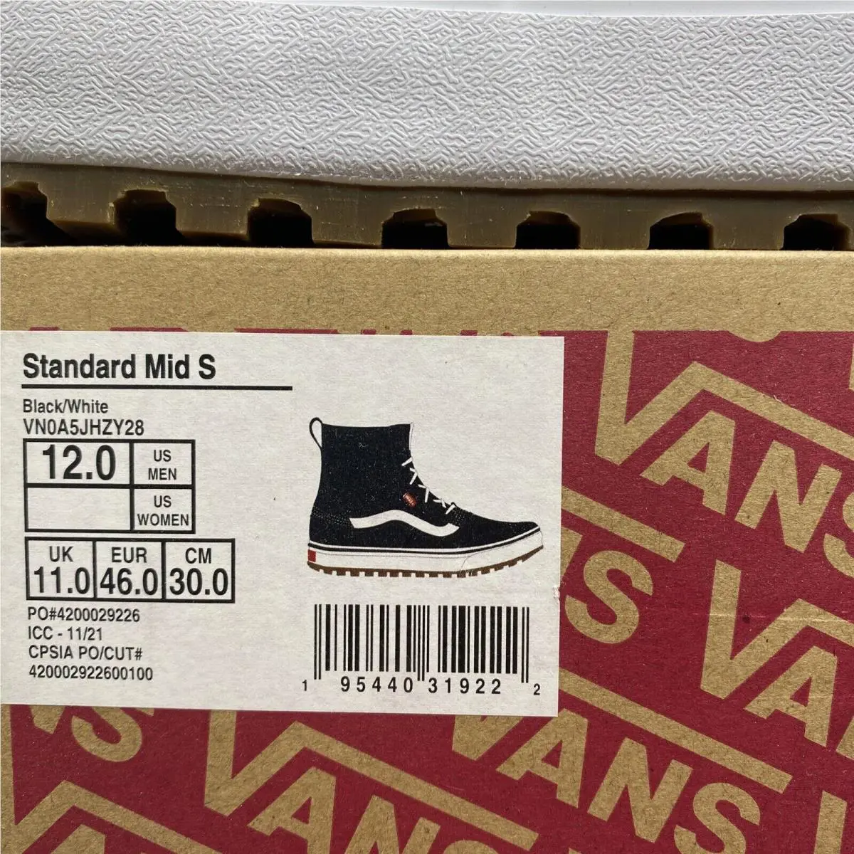 Vans shoes - VANS Standard Mid Snow Boot MTE - VN0A5JHZY28 - Black / White, Manufacturer: Black / White (UPC: 0196570222970) 9