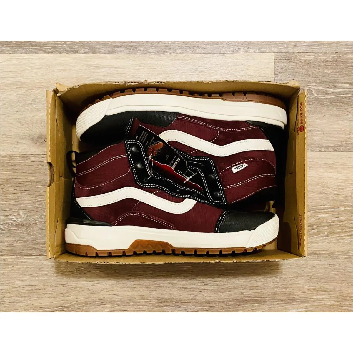 Vans shoes - Vans UltraRange - UltraRange - VN0A4UWJ26Y - Red, Manufacturer: Port Royale Marshmallow (UPC: 192827742277) 5