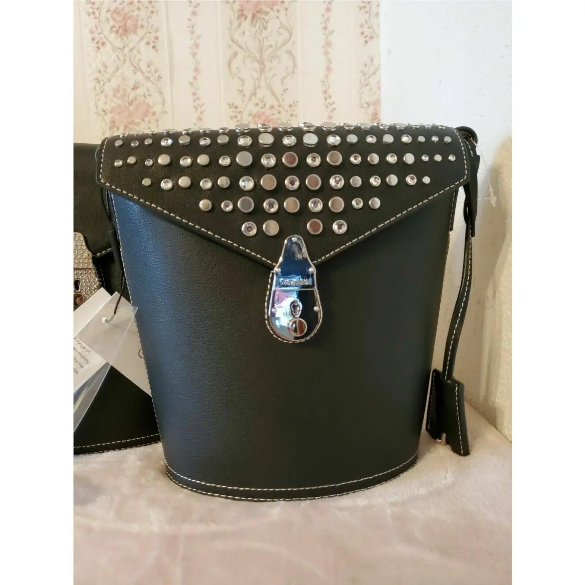 Lock Leather Bucket Bag Limited Edition Stud H9GJADA1 H9GJUDA1 BLACK STUDDED H9GJUDA1 by Calvin Klein