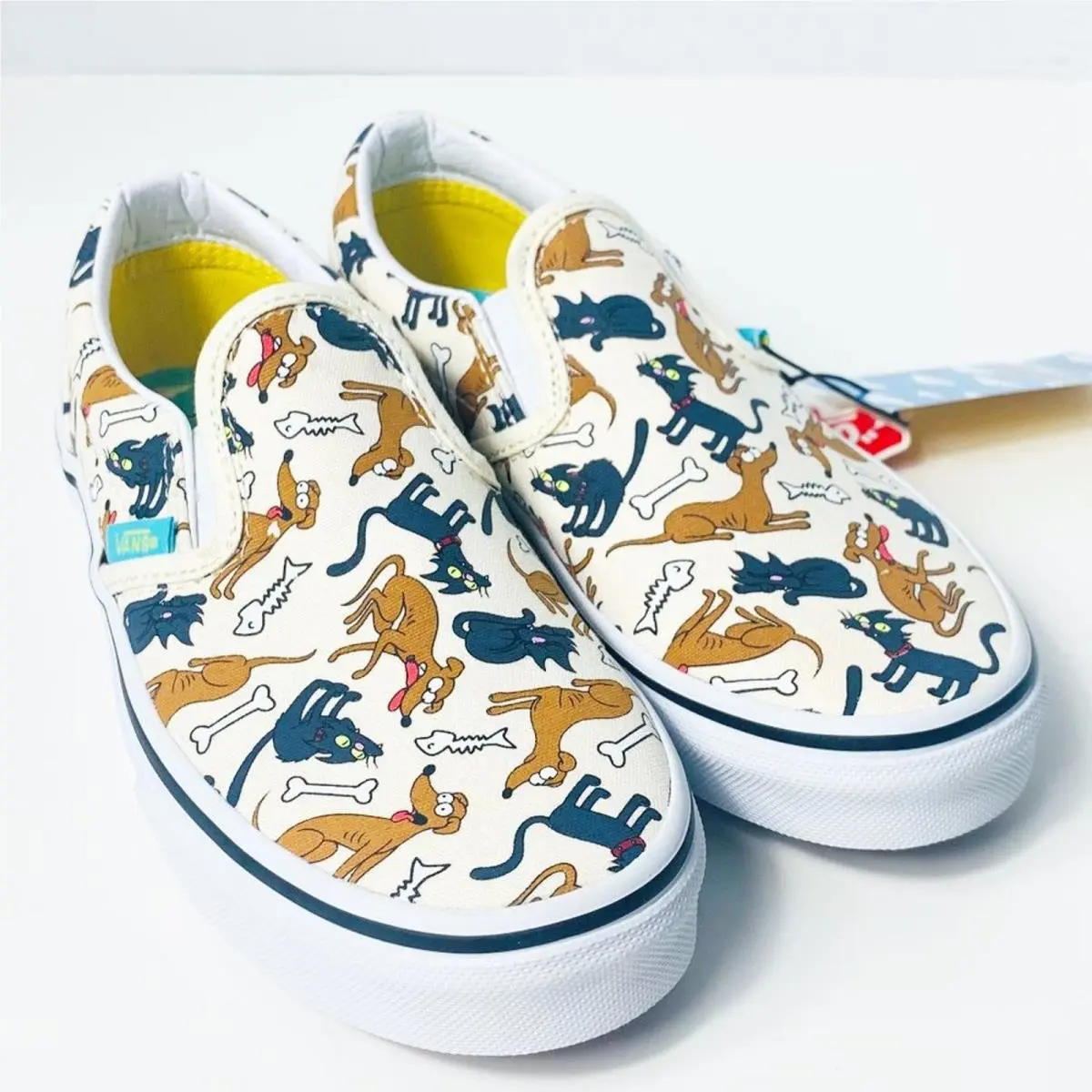 Vans shoes - Vans X The Simpsons Family Pets Classic Slip-On Trainers - Brown 5