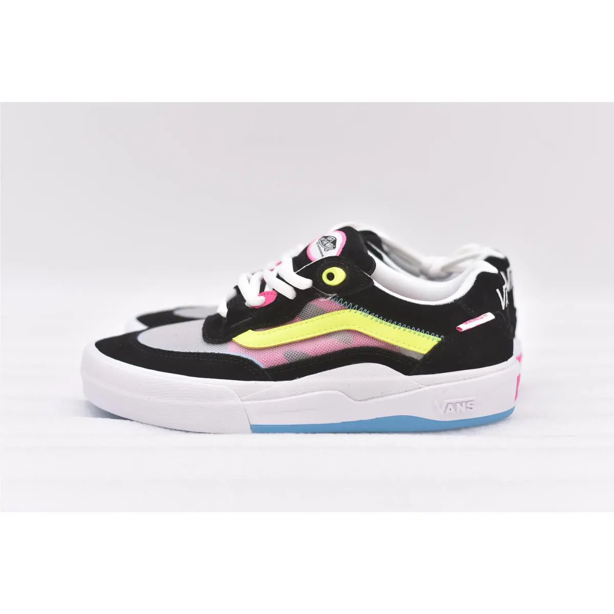 Vans shoes - Black (UPC: 196573399228) 1