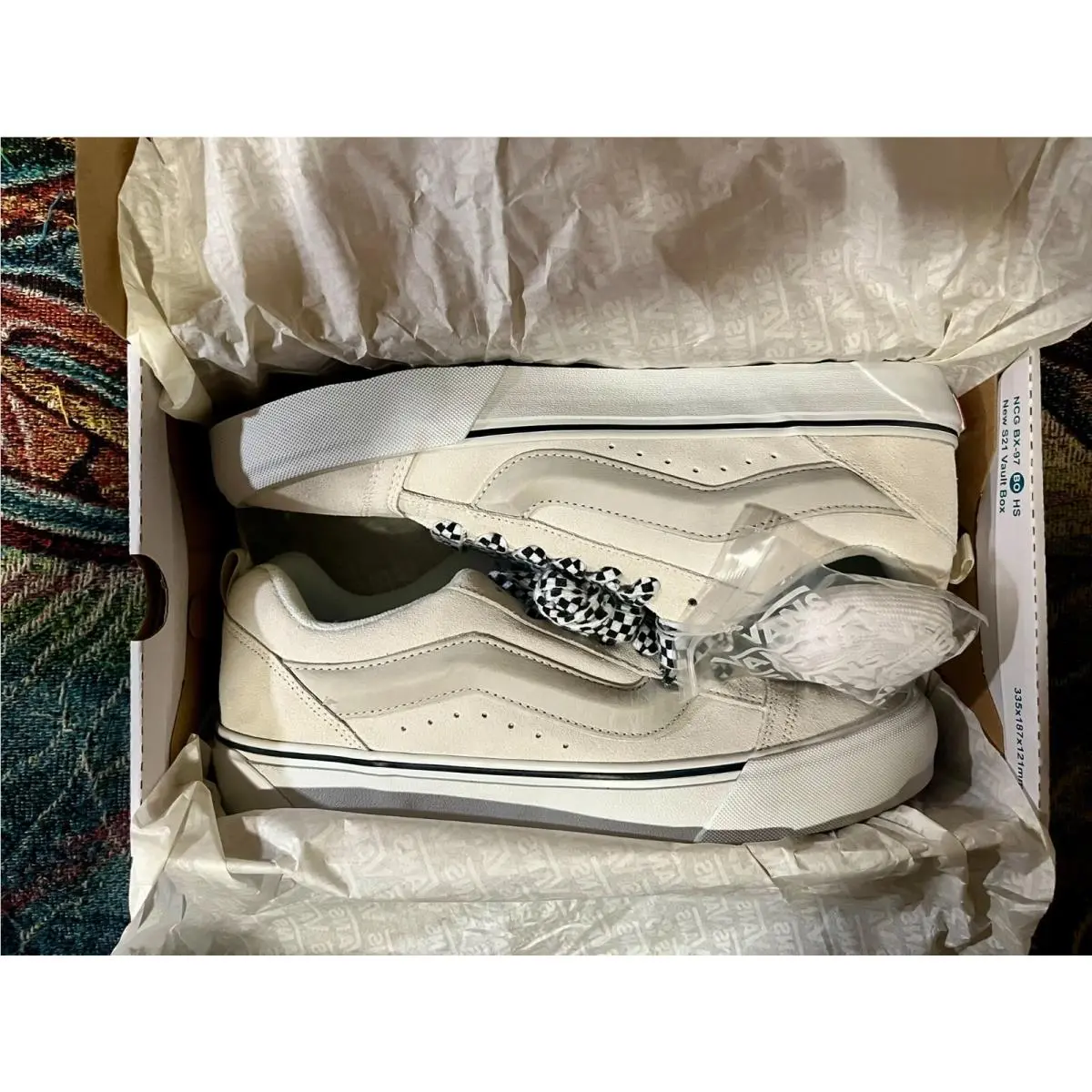 Vans shoes - VANS Knu-Skool - VN0007QDQJM - White 1