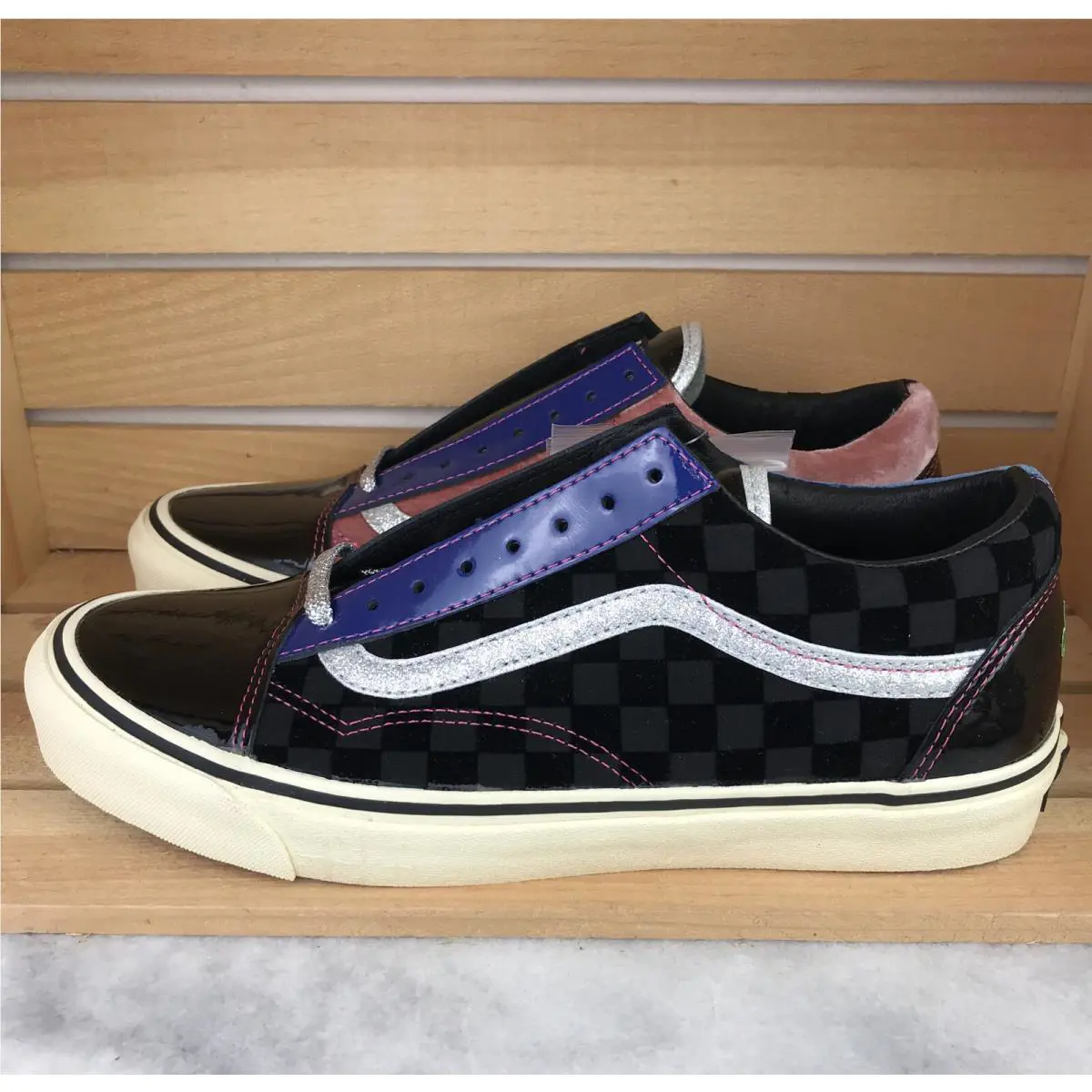 Vans shoes - VANS Old Skool - Old Skool - Multicolor - Black / White / Blue / Pink (UPC: 0680975527117) 1
