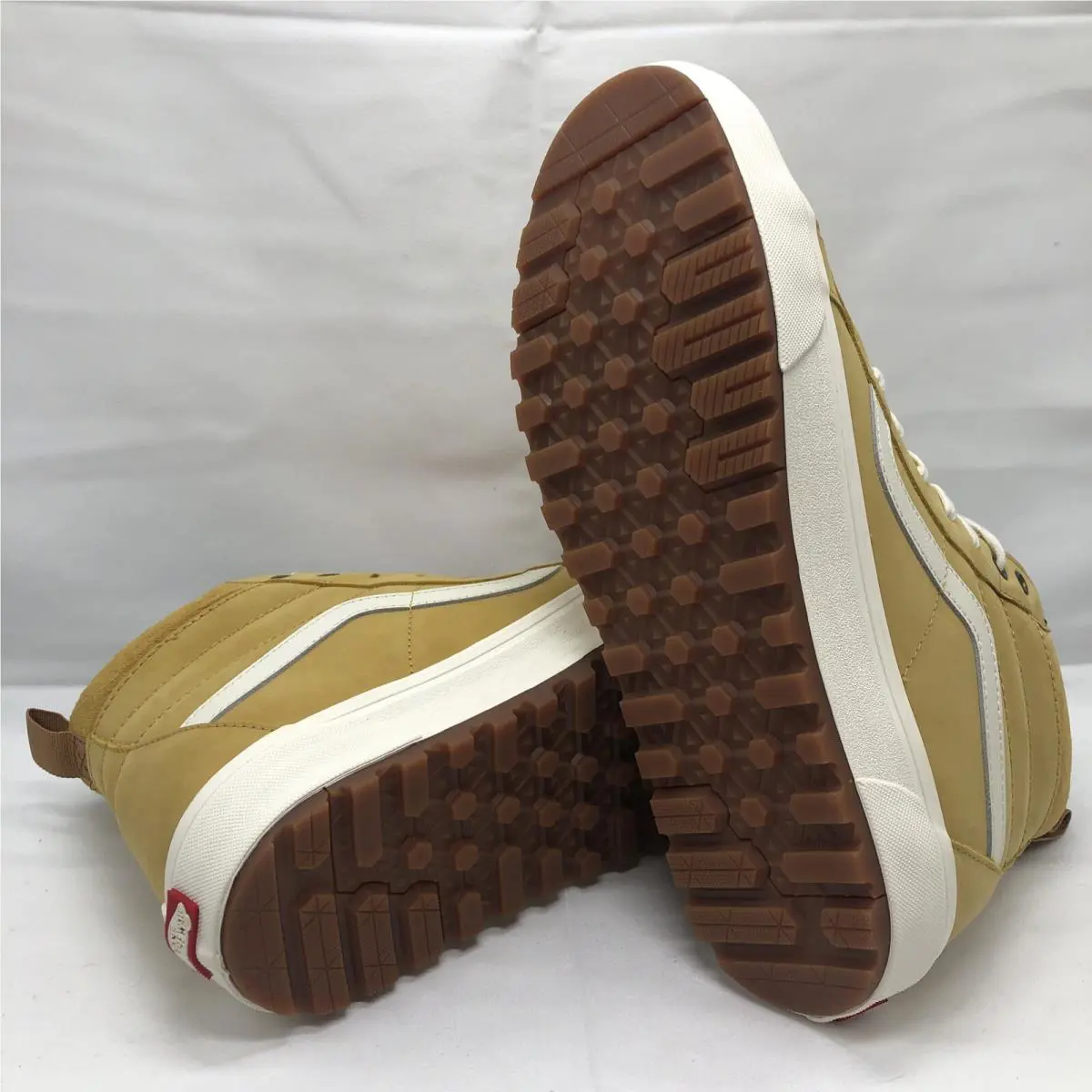 Vans shoes - VANS Sk8 Hi MTE-1 - VN0A5HZYA09 - Tinsel Nubuck White Tan Gum (UPC: 0195439368613) 4