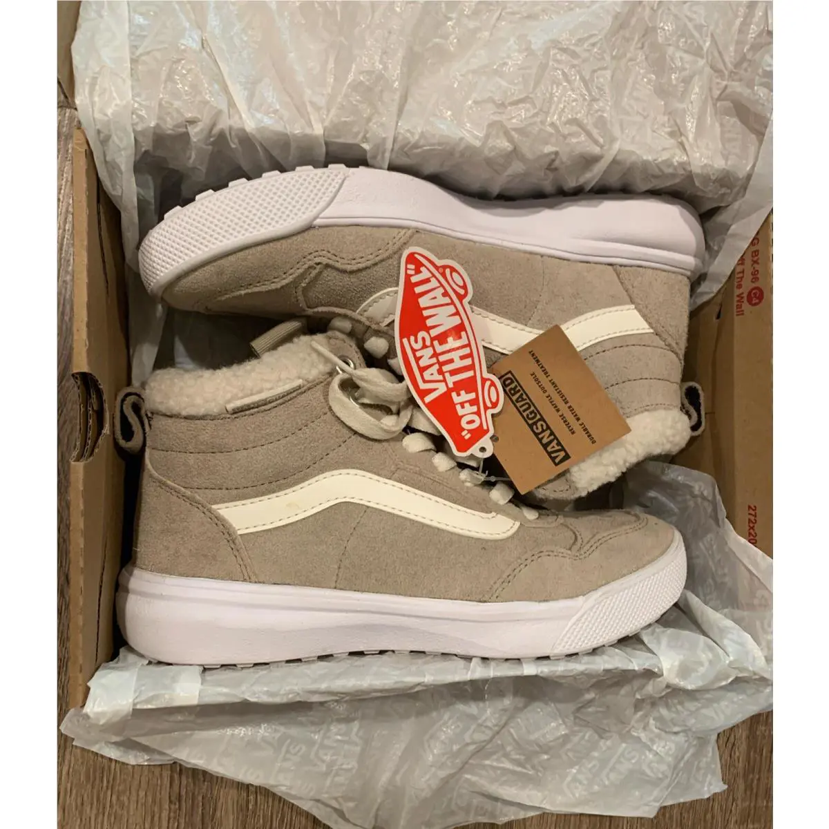 Vans shoes - VANS Range - Range - Tuffet (UPC: 0195440385746) 9