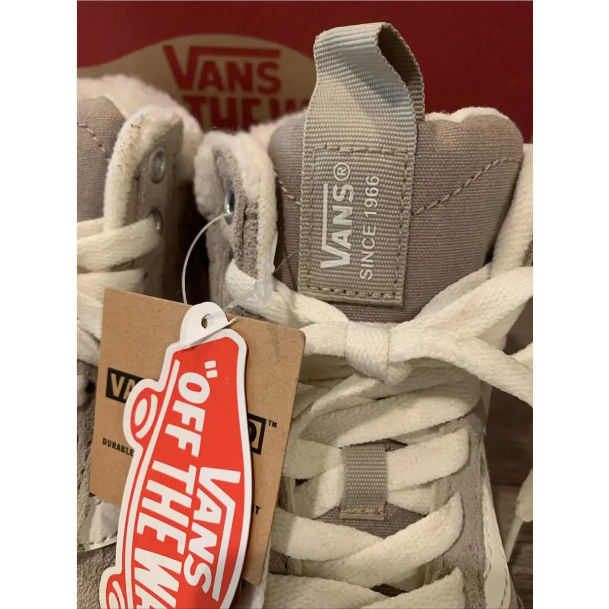 Vans shoes - VANS Range - Range - Tuffet (UPC: 0195440385746) 1