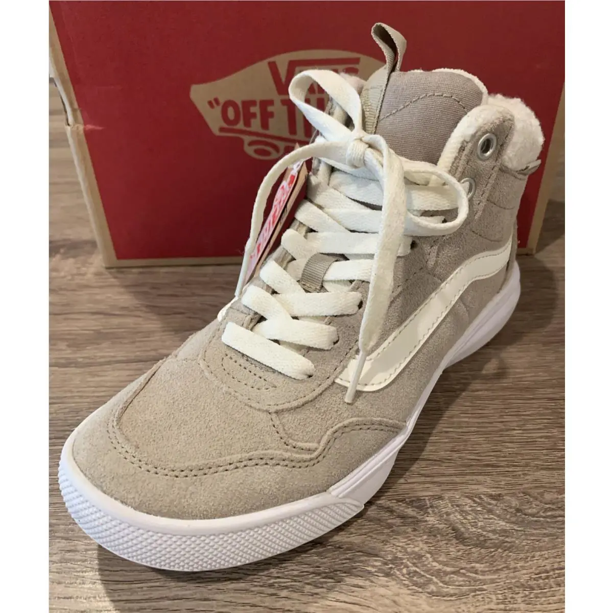 Vans shoes - VANS Range - Range - Tuffet (UPC: 0195440385746) 4
