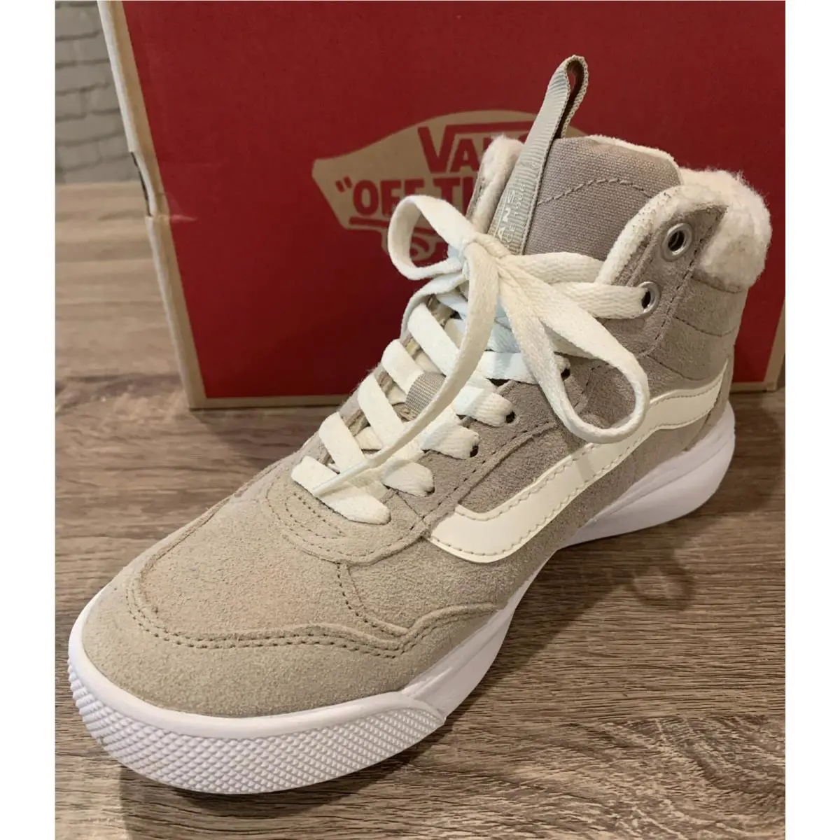 Vans shoes - VANS Range - Range - Tuffet (UPC: 0195440385746) 5