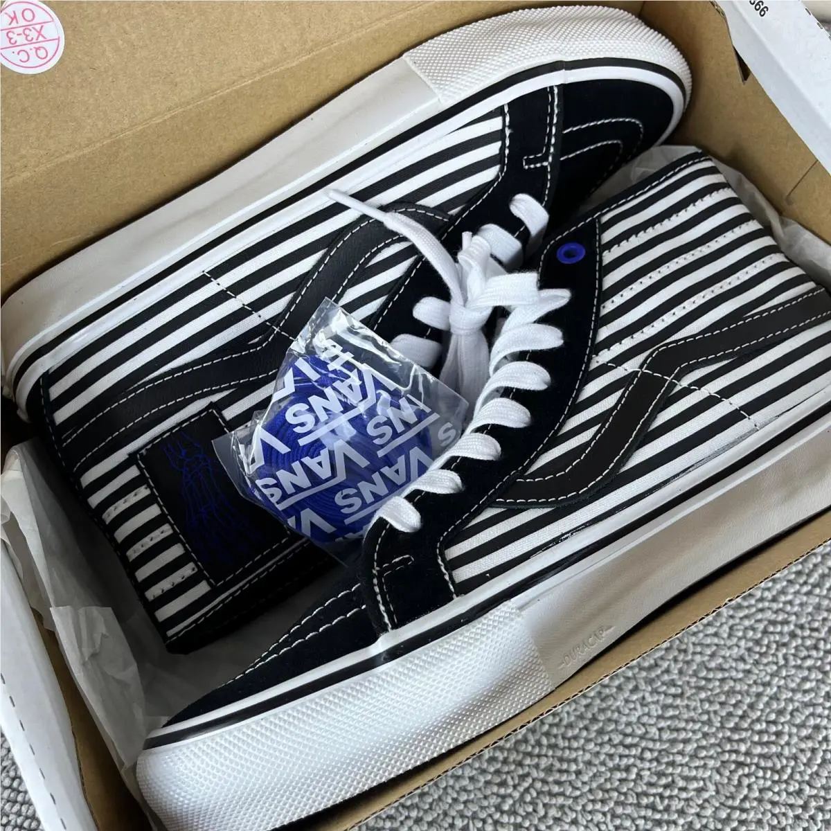 Vans shoes - VANS Sk8-Hi - Black 0