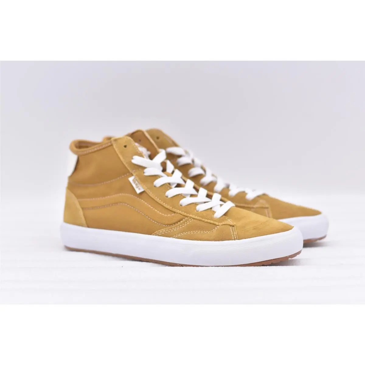 Men`s Vans The Lizzie Suede High Top Sneakers in Gold White Size 8