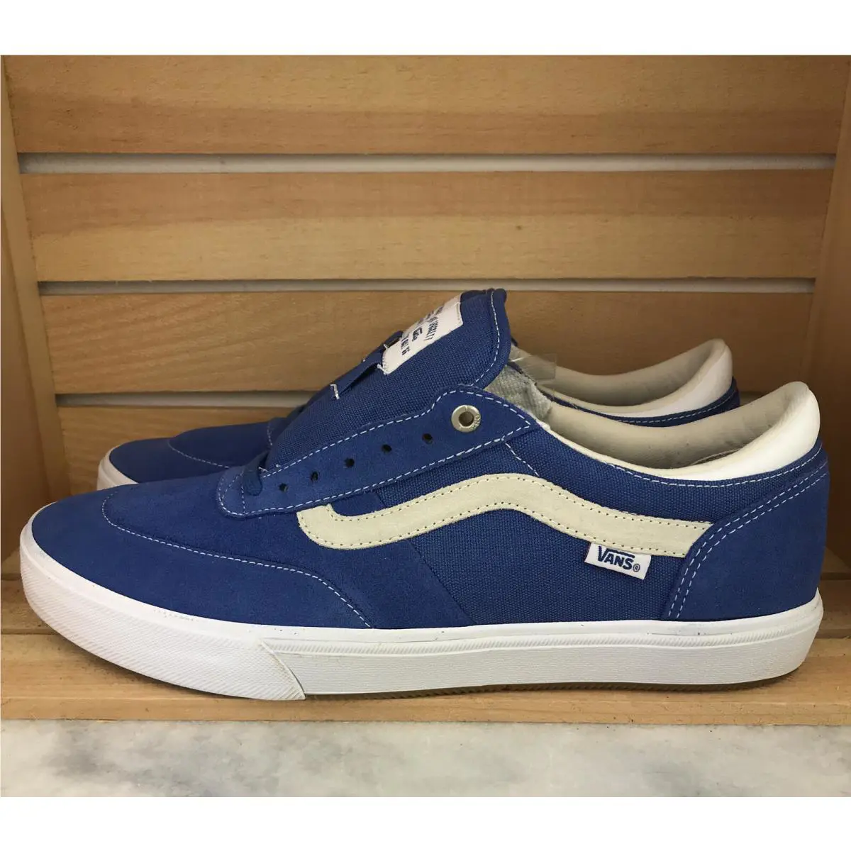 Vans shoes - Gilbert Crockett - Gilbert Crockett - VN0A38COOUS - Blue / White, Manufacturer: Delft / White (UPC: 0191167209990) 1