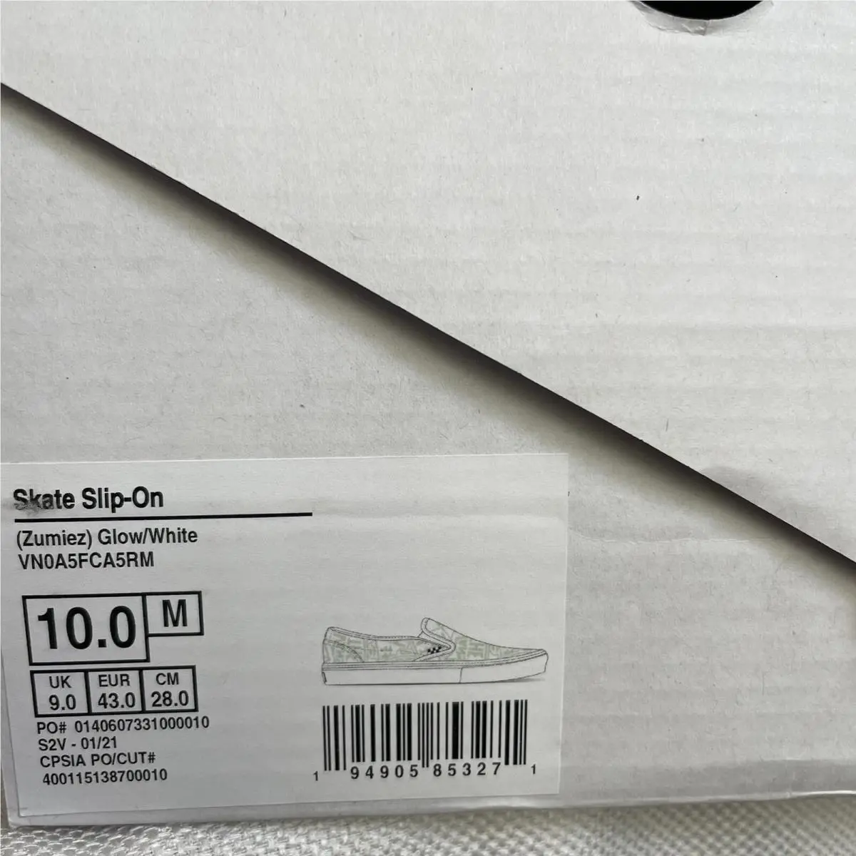 Vans shoes - Vans Classic Slip-On - Classic - VN0A5FCA5RM - White 9