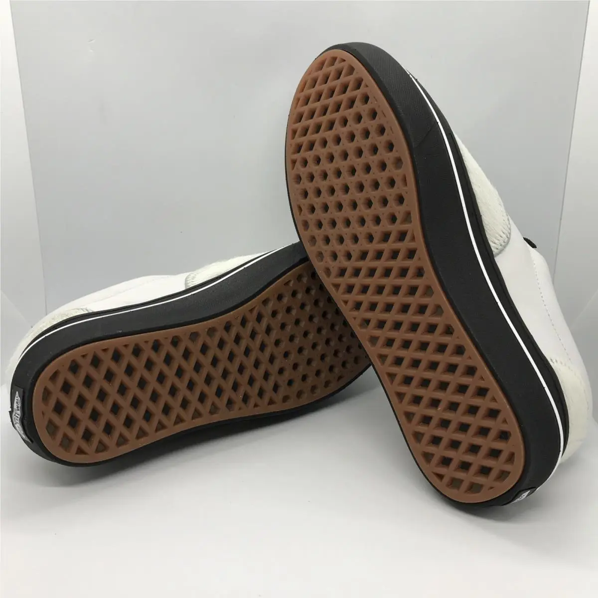 Vans shoes - VANS ComfyCush - ComfyCush - VN0A4U1D4ZN - Black / White, Manufacturer: Black / White (UPC: 0194905689221) 4