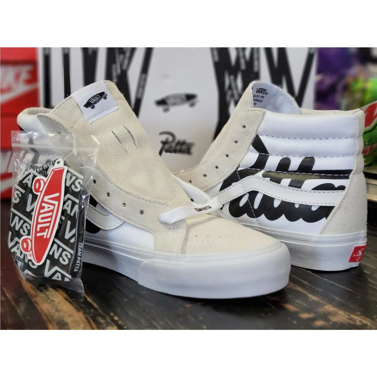 Vans shoes - White (UPC: 194113841879) 0