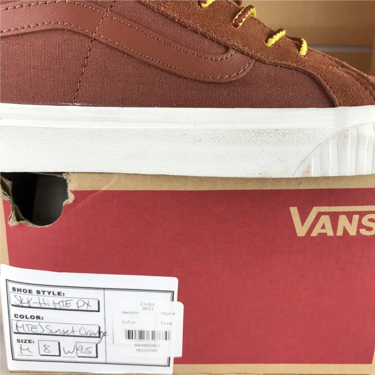 Vans shoes - SK8 HI MTE - MTE - Sunset Orange / White (UPC: 0680975327670) 3