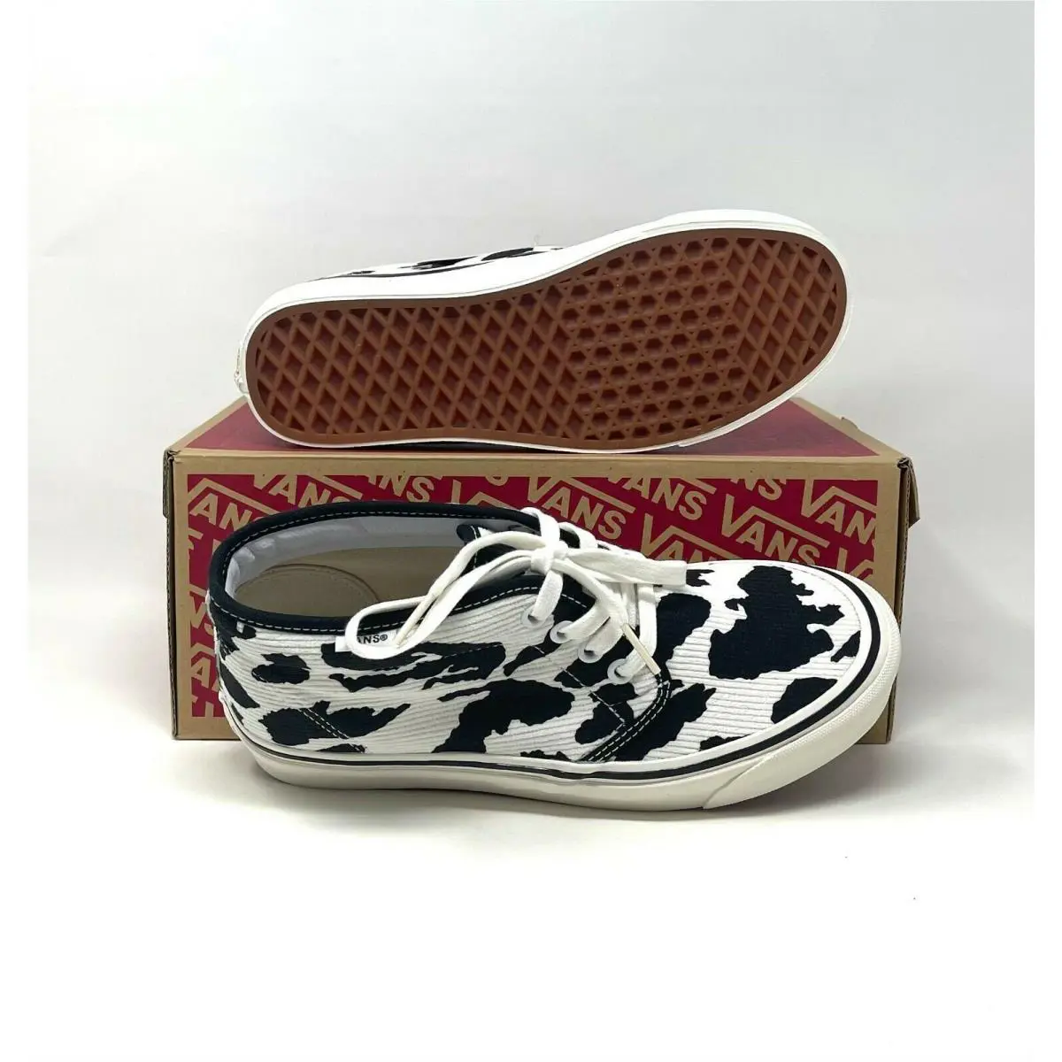 Vans shoes - VANS Chukka - Chukka - VN0A4BTI9GP - Black 0