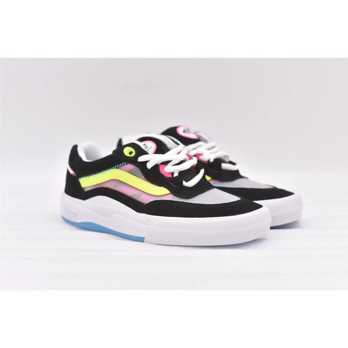 Men`s Vans Wayvee Low Top Suede Skate Shoes in Neon Rave Black Size 5.5