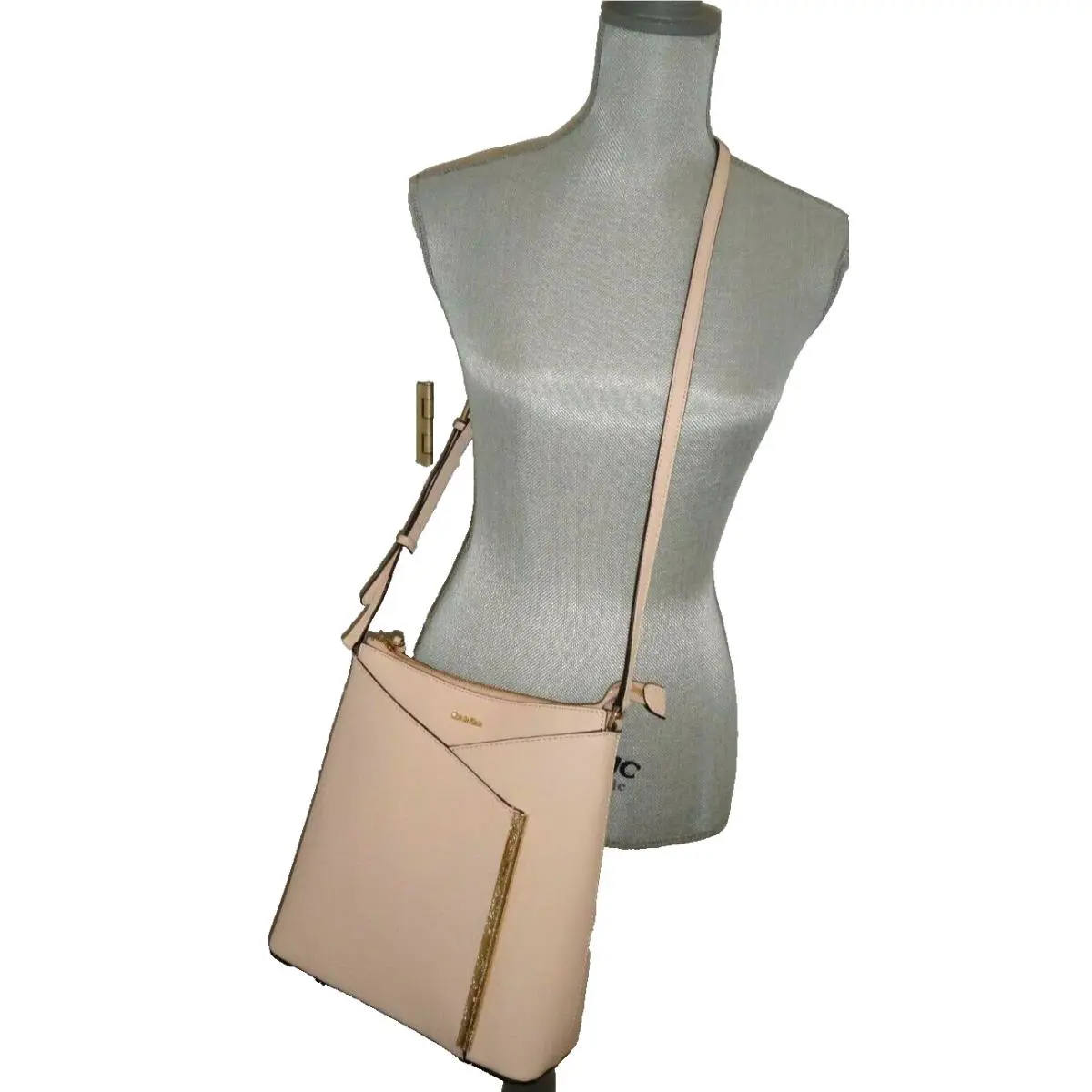 Calvin Klein Womens CK Crossbody Bag Light Pink Ballet Saffiano Leather H8DE18BH