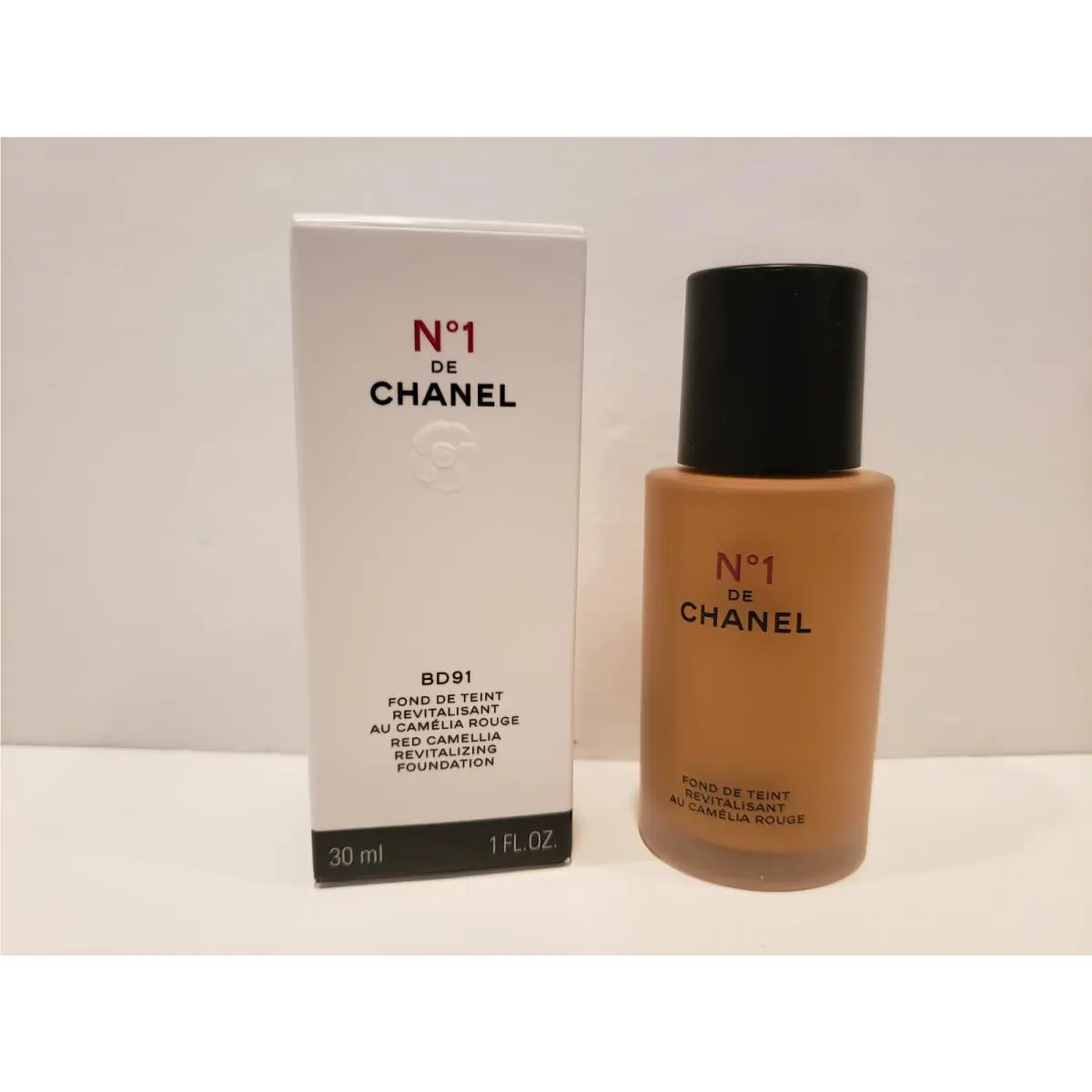 Chanel No1 De Chanel Red Camellia Revitalizing Foundation BD91