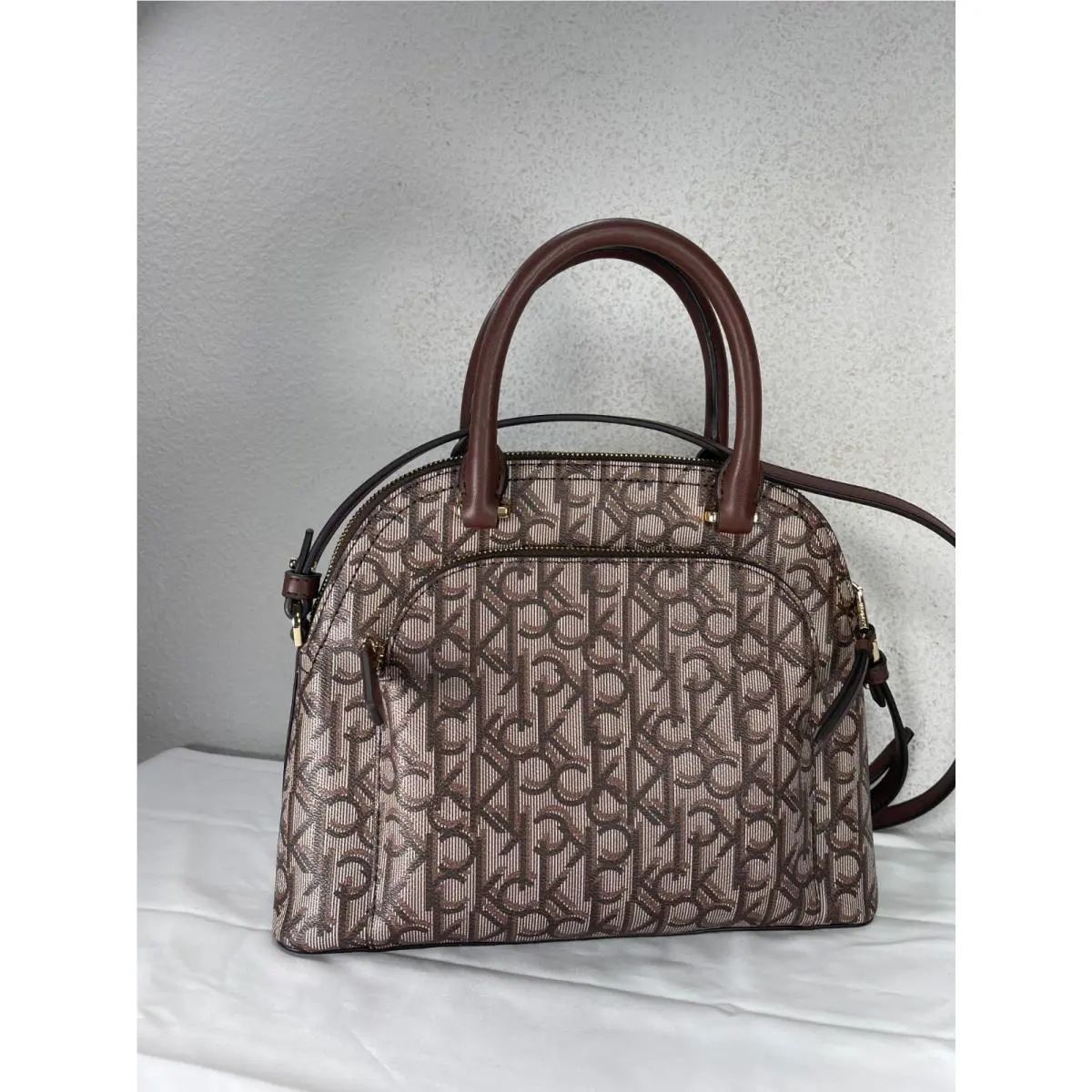 Calvin Klein Usa- Pristine - 129.00