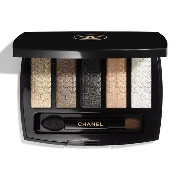 Chanel Lumiere Graphique Eyeshadow Palette Holiday 2023 Winter Makeup Collection