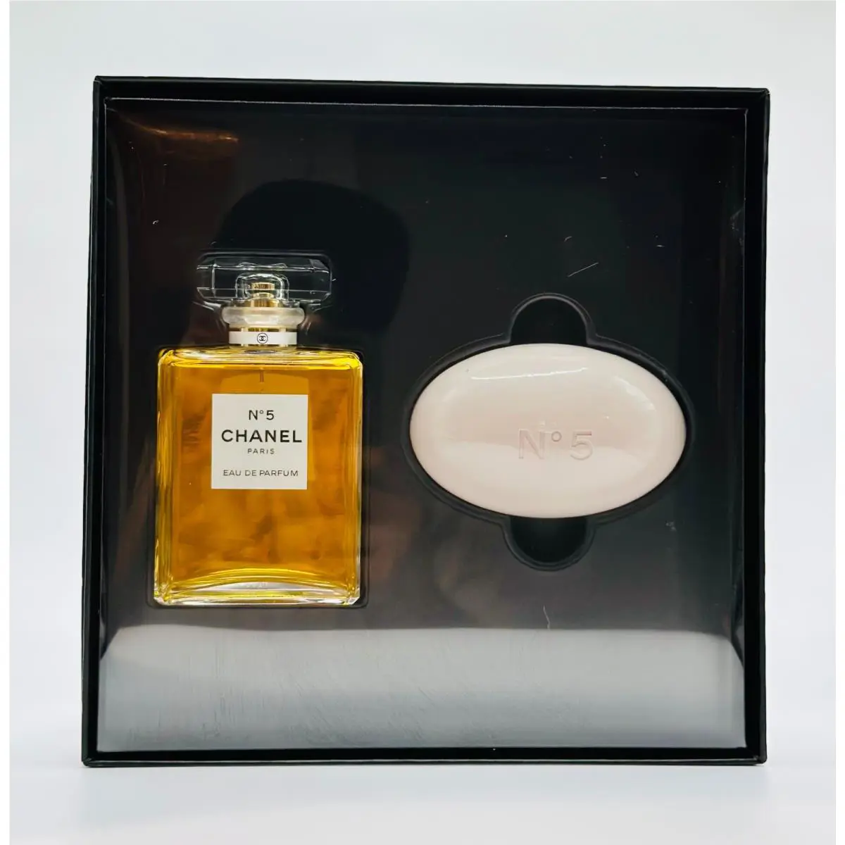 Chanel No 5 Set Eau de Parfum with Bath Soap 3.4oz