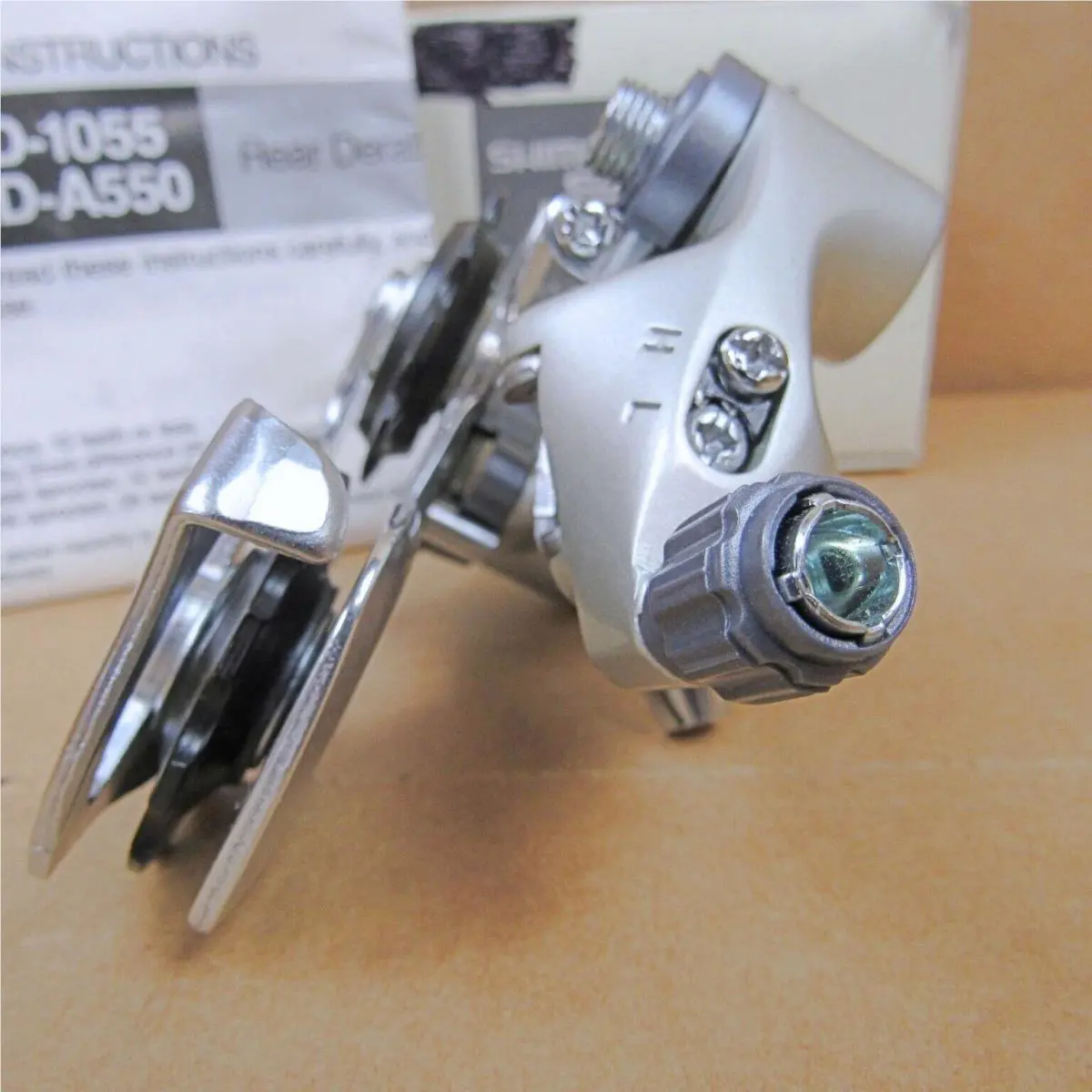 Shimano  - 105 - Gray / Silver 8