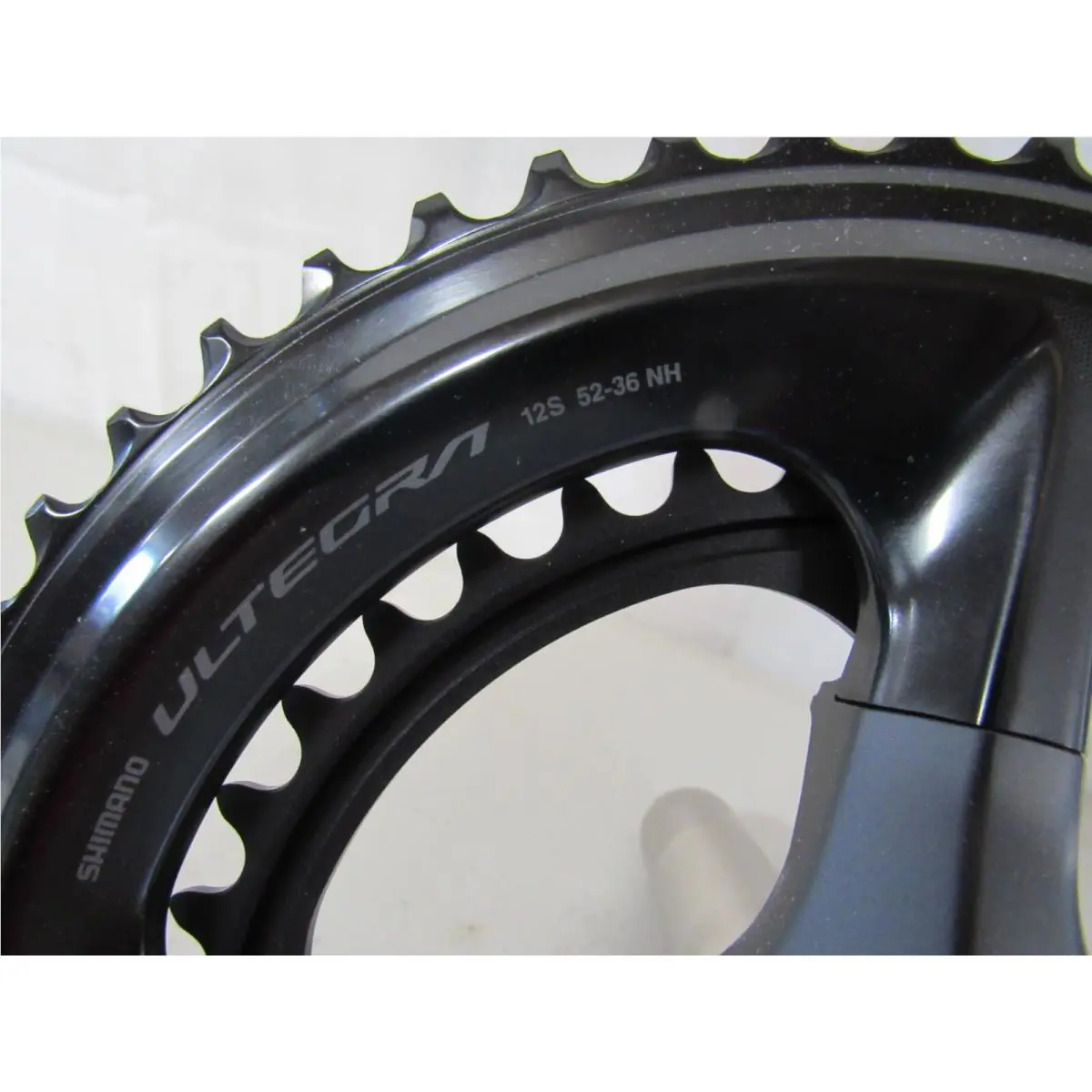 Shimano  - Shimano Ultegra FC-R8100 - Ultegra - Black (UPC: 0192790894058) 1