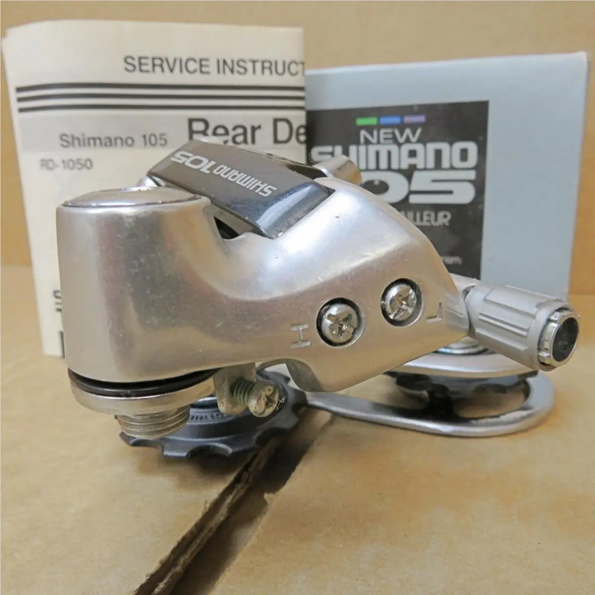 Shimano  - 105 - Dark Gray / Silver 8