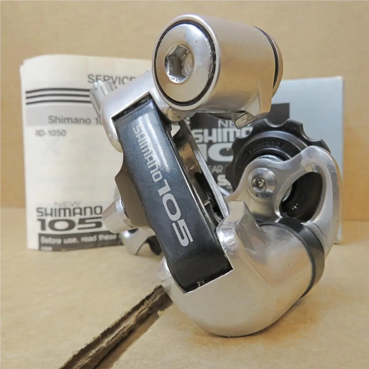 Shimano  - 105 - Dark Gray / Silver 1