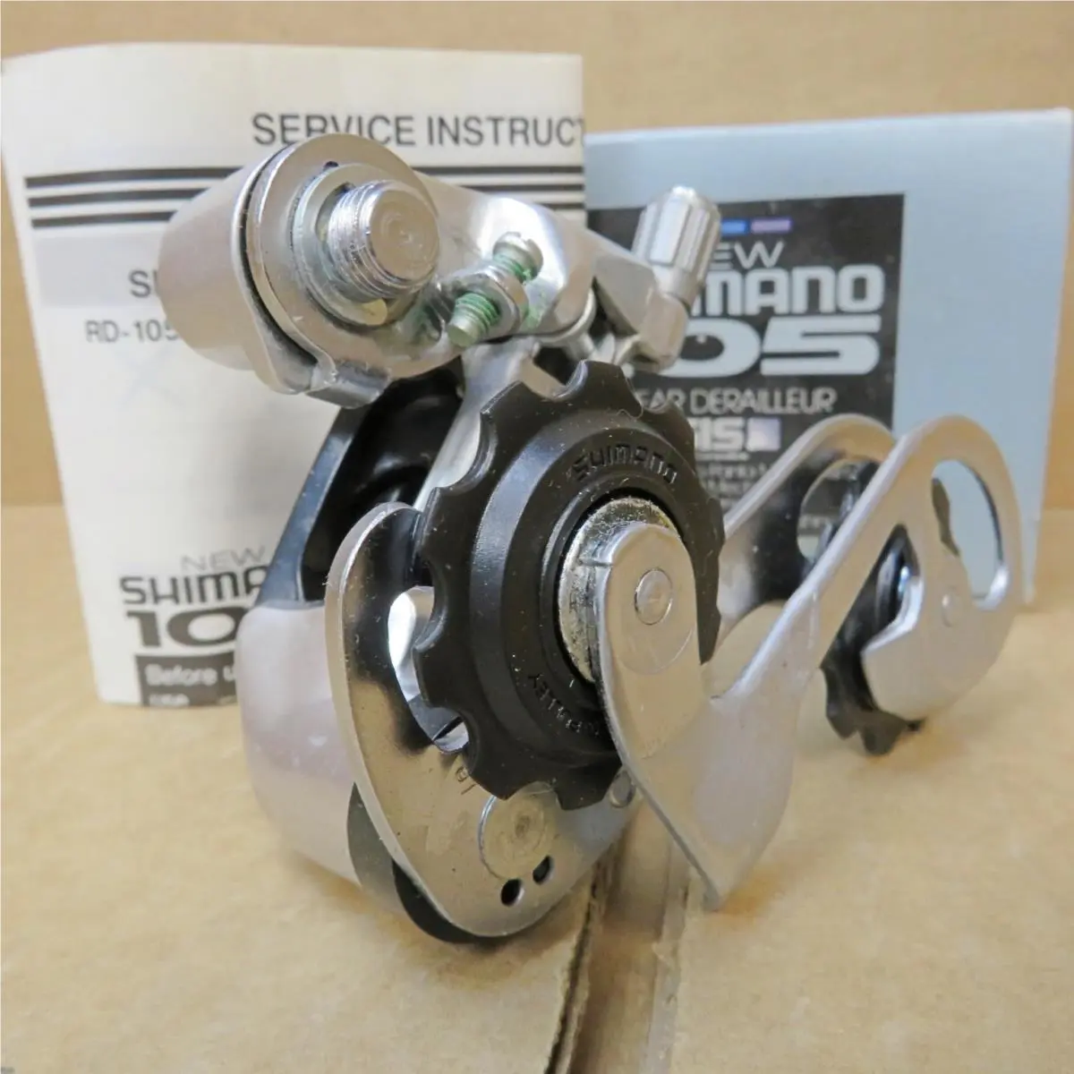 Shimano  - 105 - Dark Gray / Silver 3