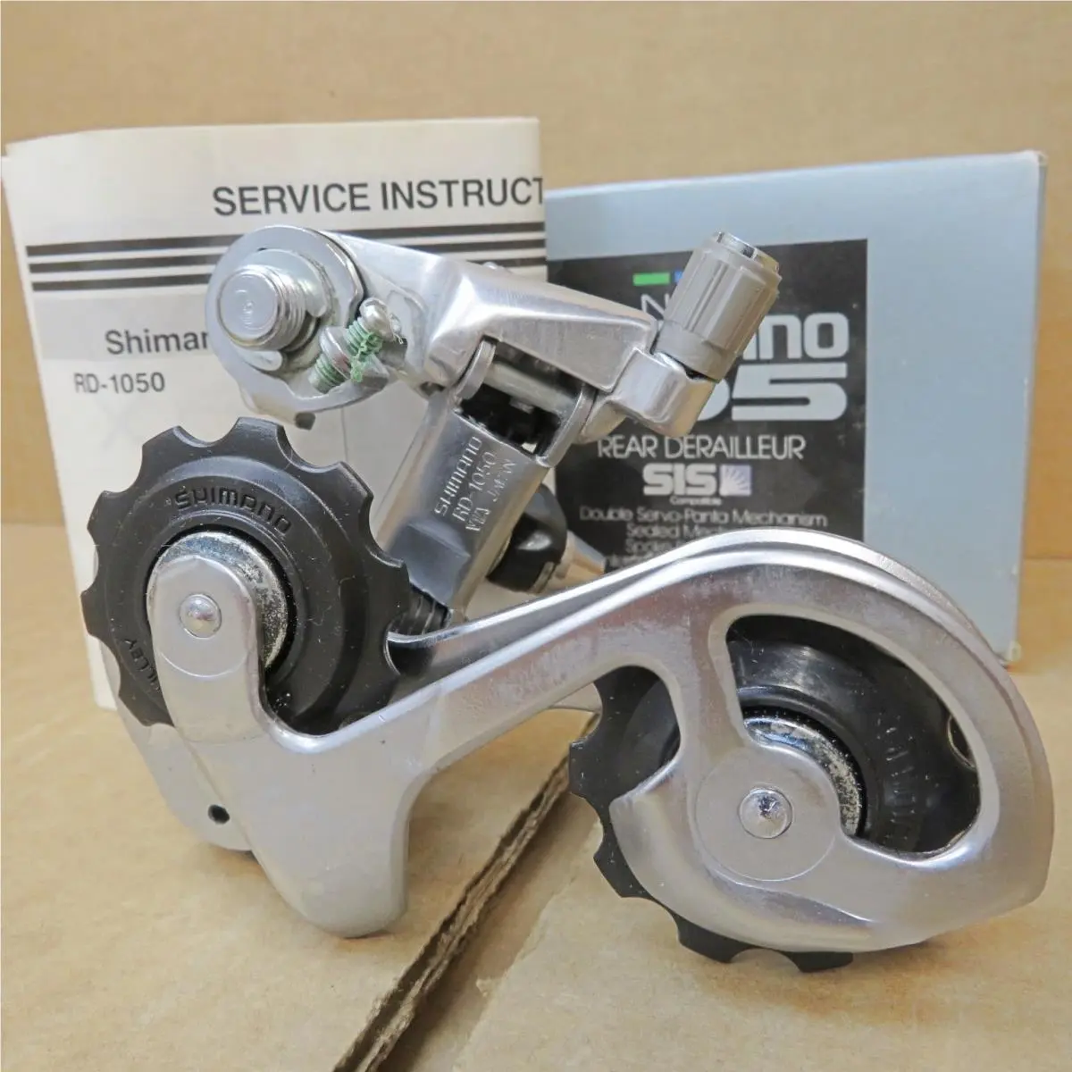 Shimano  - 105 - Dark Gray / Silver 4