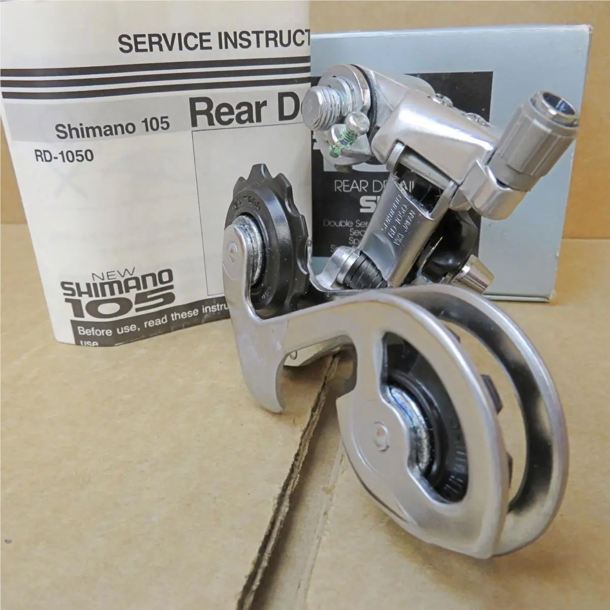 Shimano  - 105 - Dark Gray / Silver 5