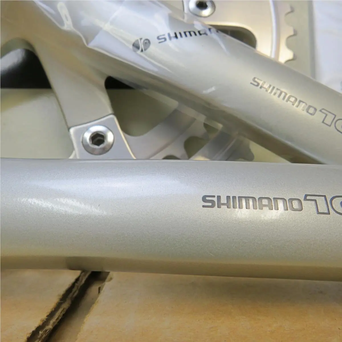 Shimano  - 105 - Gray / Silver 8