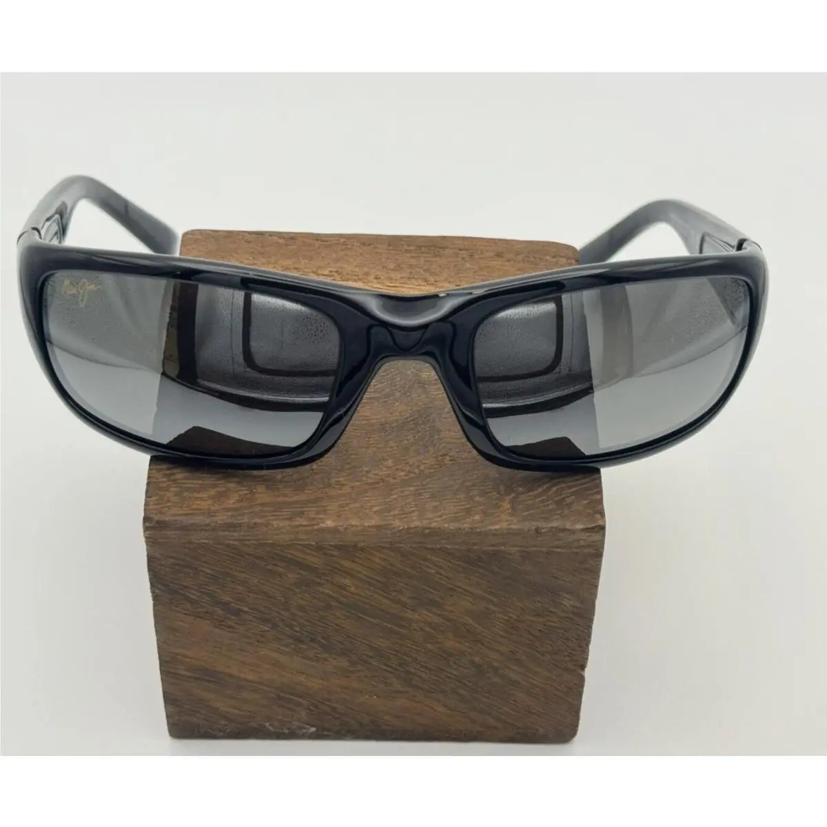 Maui Jim 103-02 Stingray Black Frame / Grey Polarized Lens - Black Frame / Grey Lenses, Frame: Black, Lens: Gray